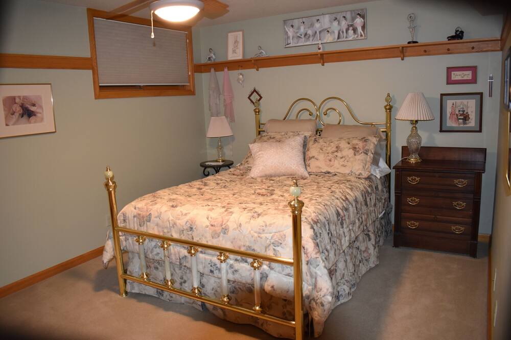Photo of Bedroom in Cascade