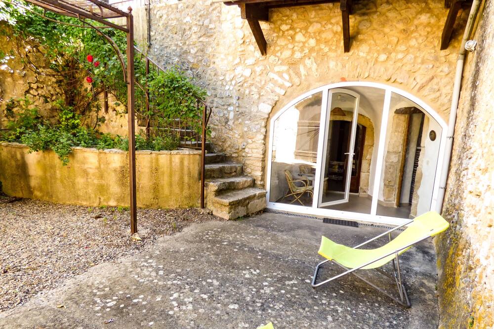 Photo of Outdoor in Labastide-de-Virac