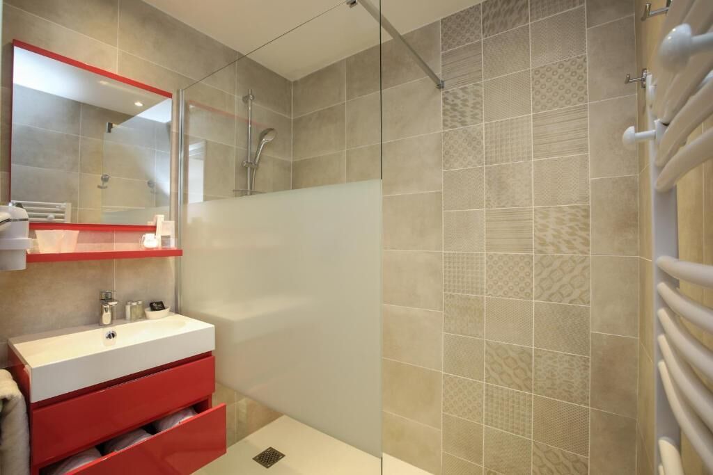Photo of Bathroom in Charmes-sur-Rhone