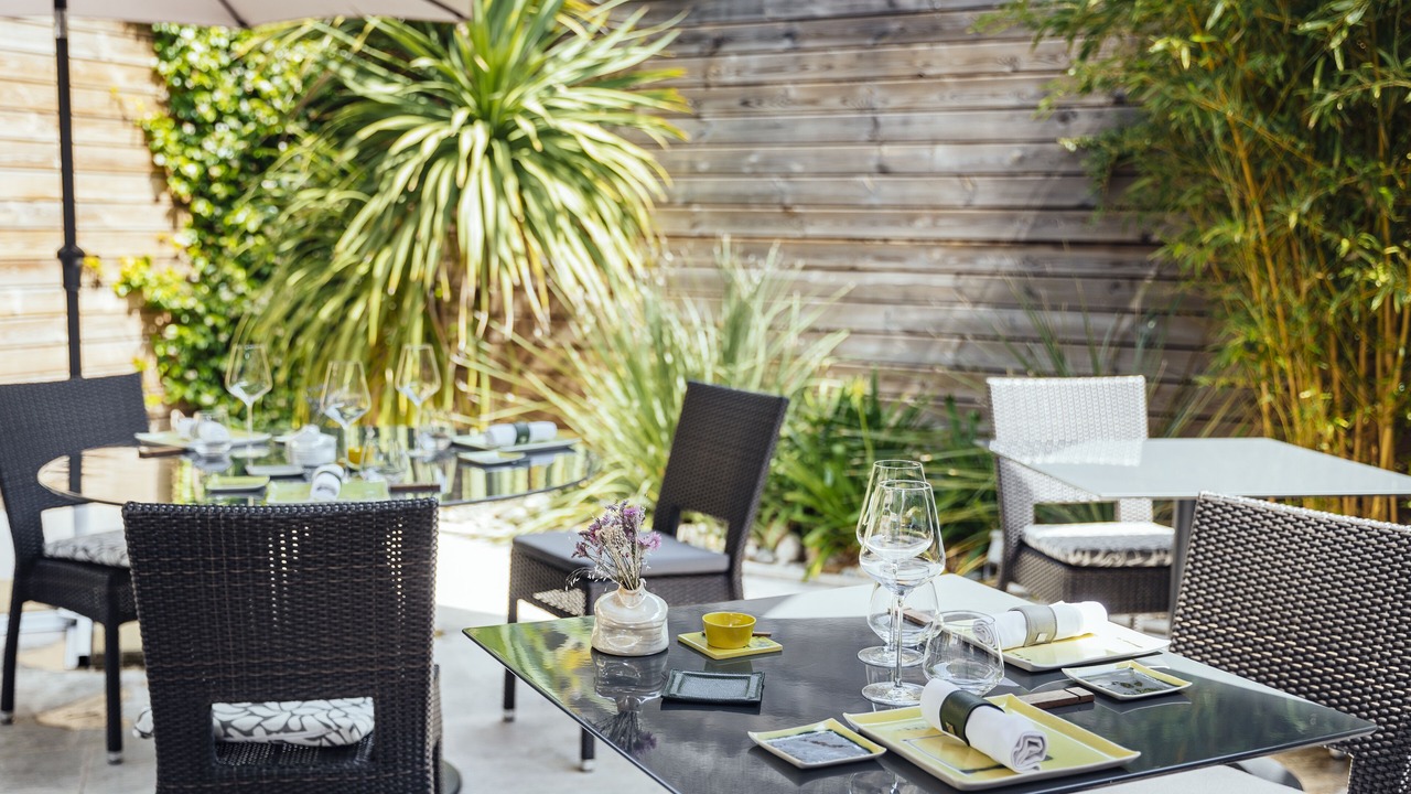 Photo of Patio Balcony in Charmes-sur-Rhone