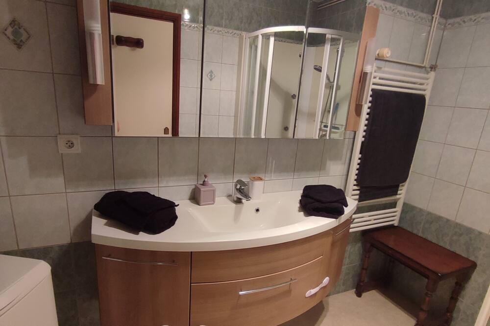 Photo of Bathroom in Miellin