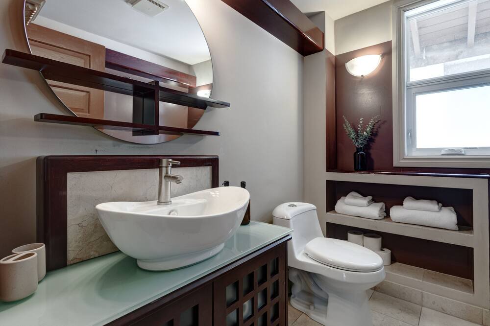 Photo of Bathroom in Hillhurst