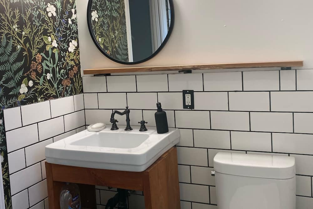 Photo of Bathroom in Scugog