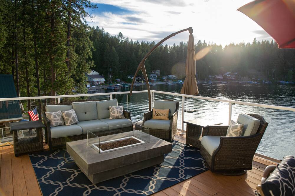 Photo of Patio Balcony in Loon Lake