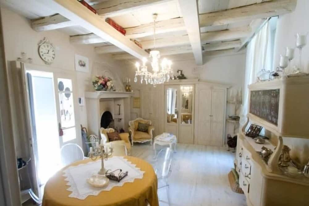 Photo of Others in Montesiro