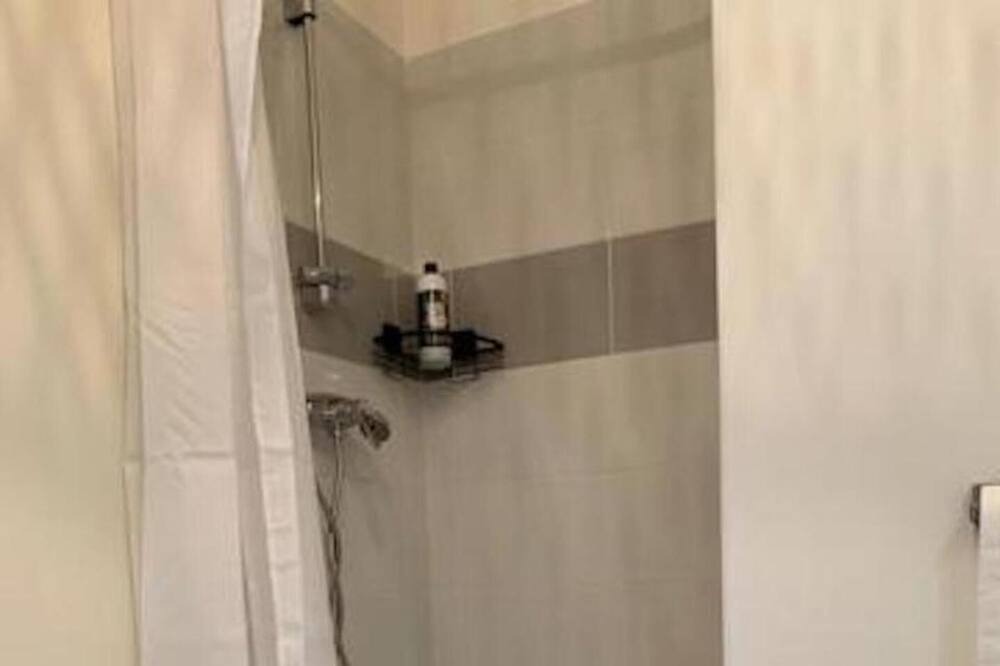 Photo of Bathroom in Pont de Vivaux