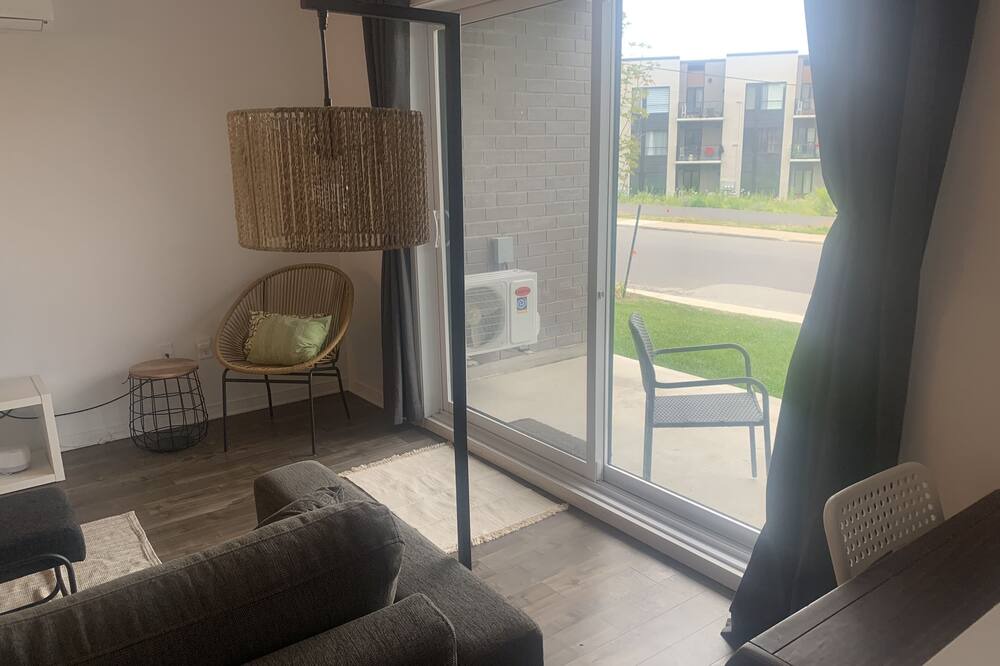 Photo of Livingroom in Aylmer