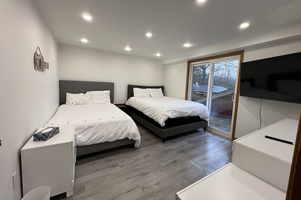 Photo of Bedroom in Alcona