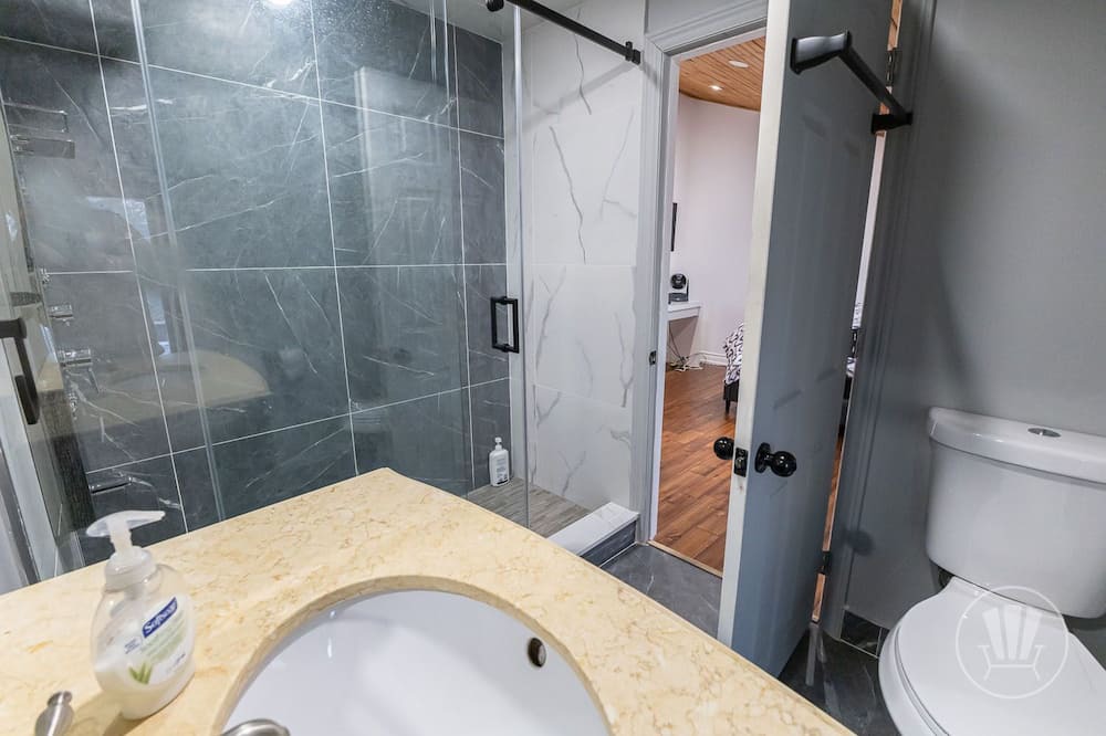 Photo of Bathroom in Alcona