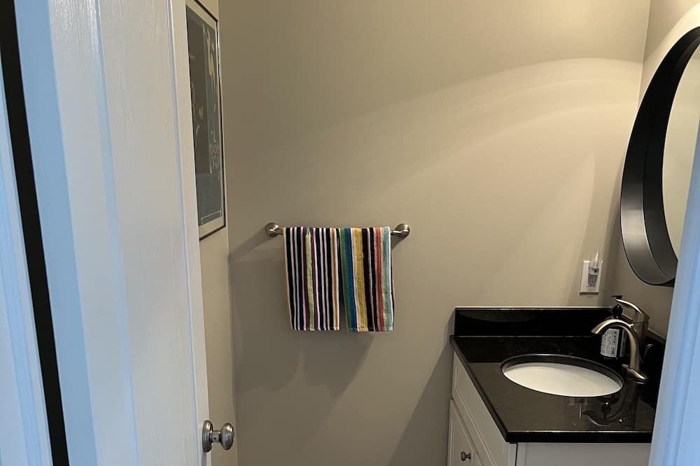 Photo of Bathroom in Feronia