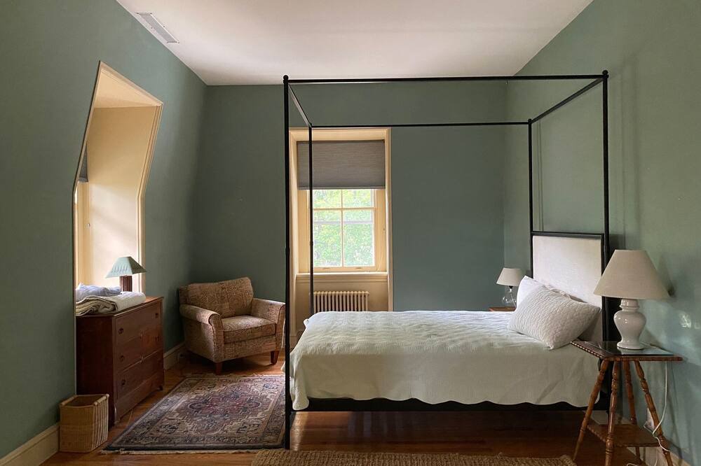Photo of Bedroom in Old Lyme