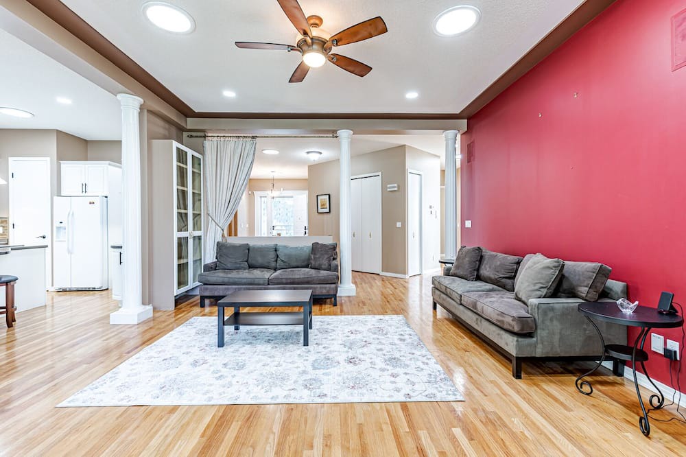 Photo of Livingroom in West Edmonton