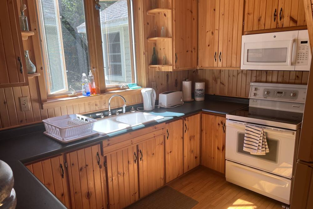 Photo of Kitchen in Leeds and the Thousand Islands
