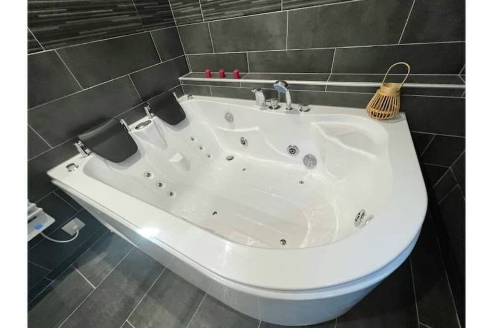 Photo of Bathroom in Baron-sur-Odon