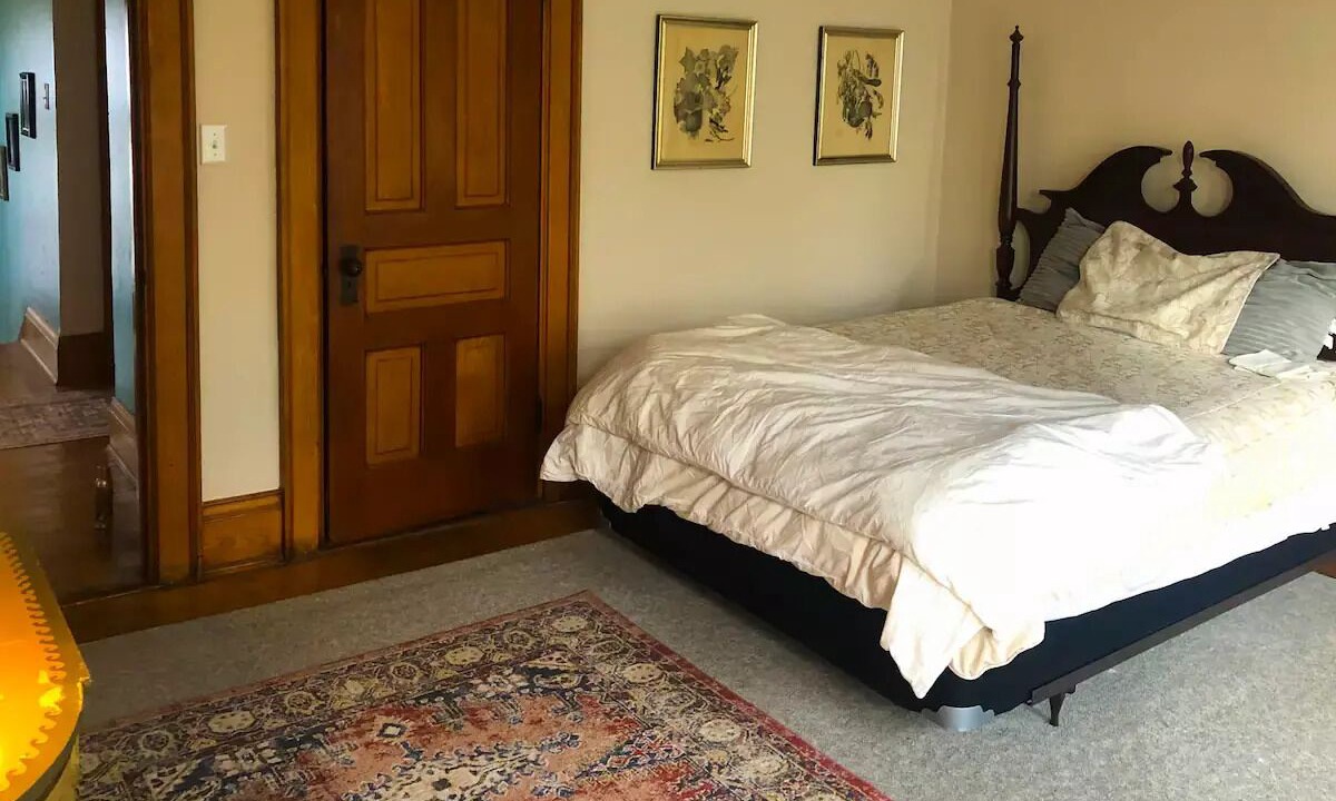 Photo of Bedroom in Manitowoc