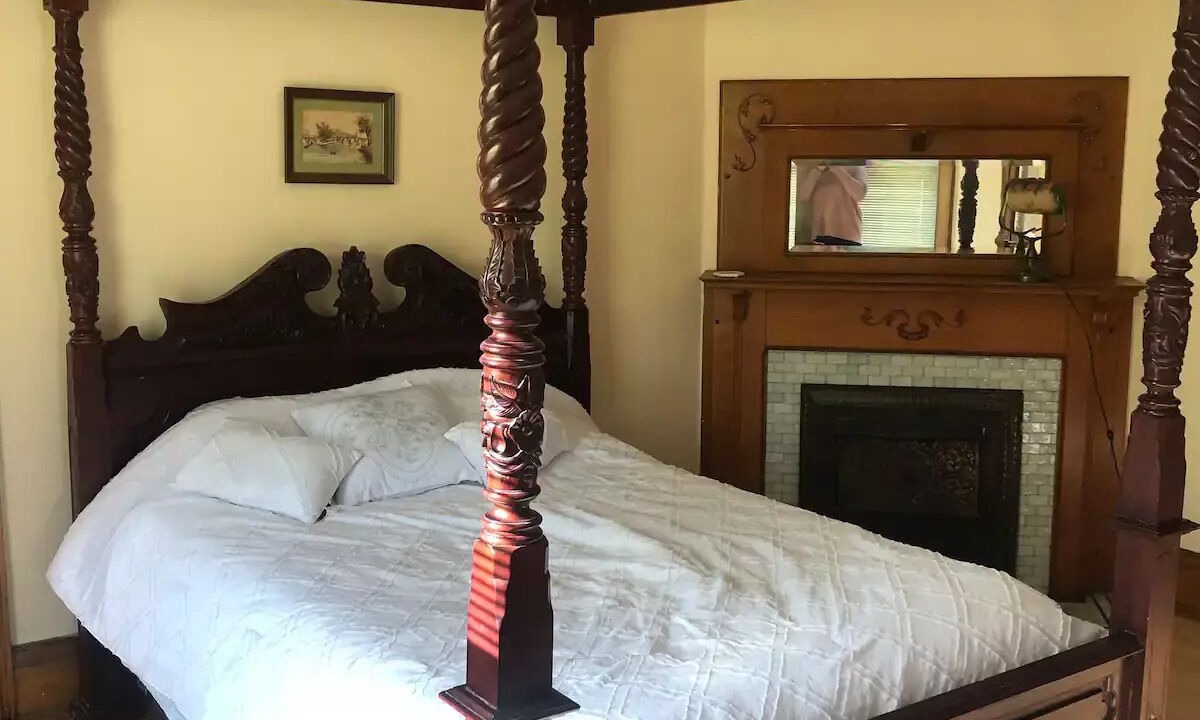 Photo of Bedroom in Manitowoc