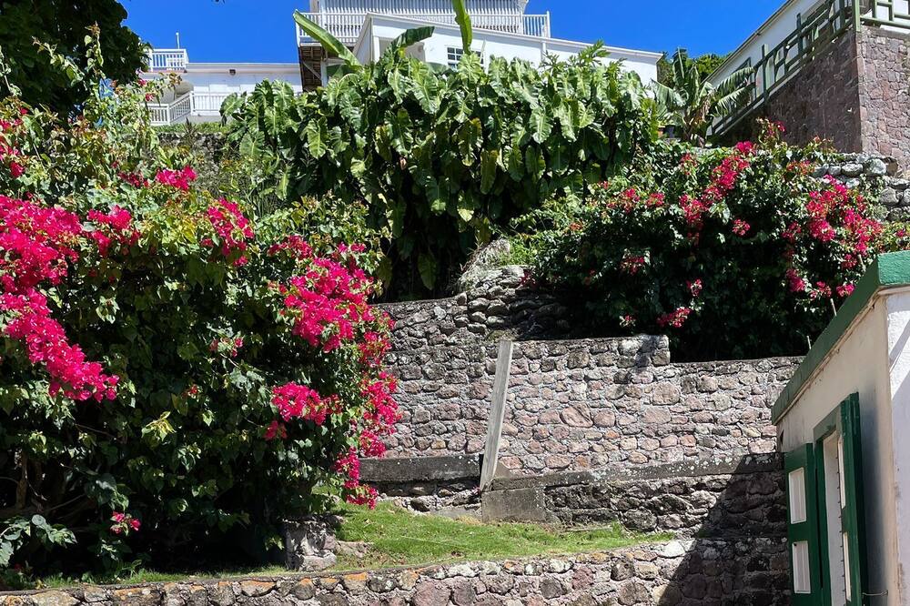Photo of Patio Balcony in Windward Side