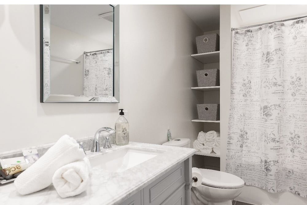 Photo of Bathroom in Perth South