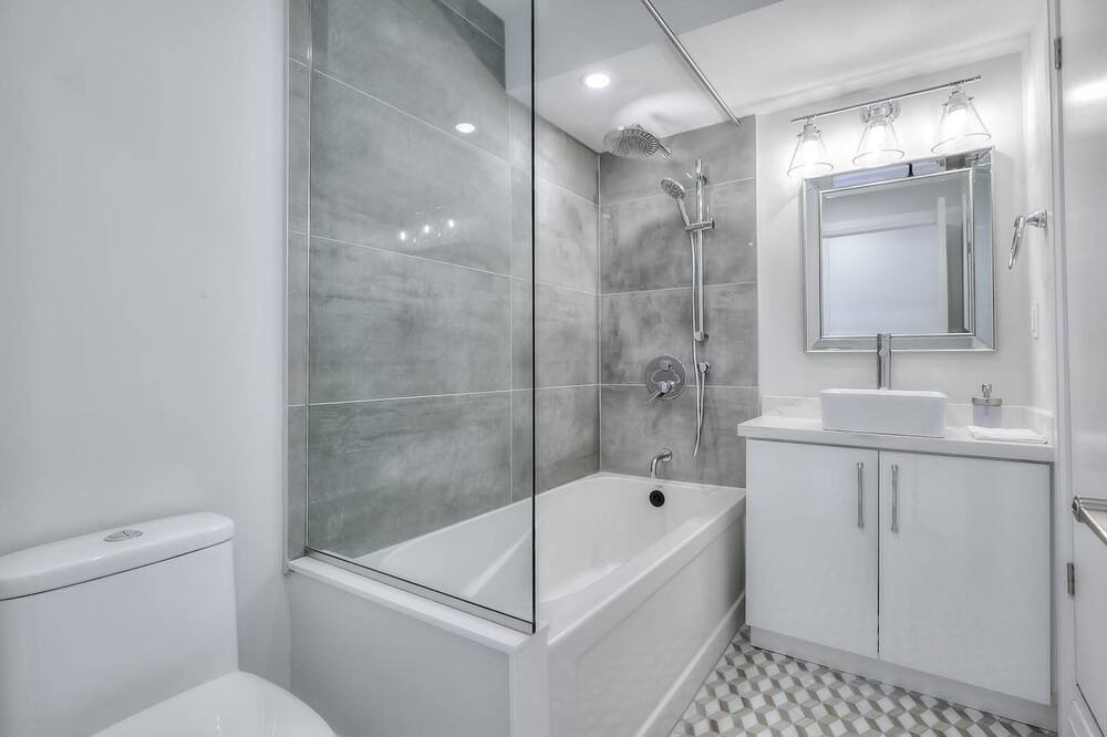 Photo of Bathroom in Cabbagetown South