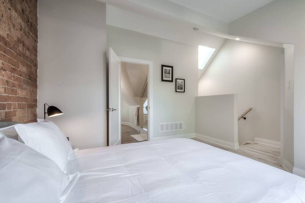 Photo of Bedroom in Cabbagetown South
