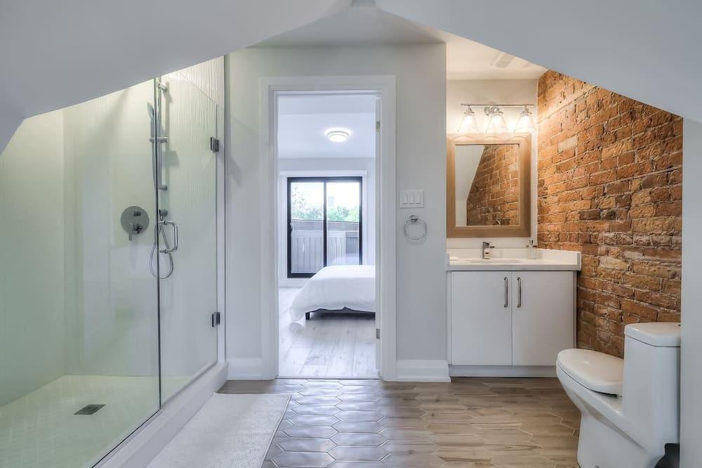 Photo of Bathroom in Cabbagetown South