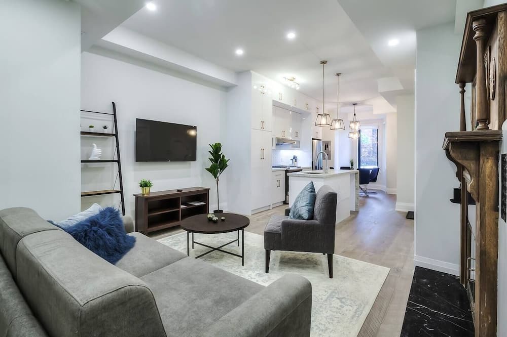 Photo of Livingroom in Cabbagetown South