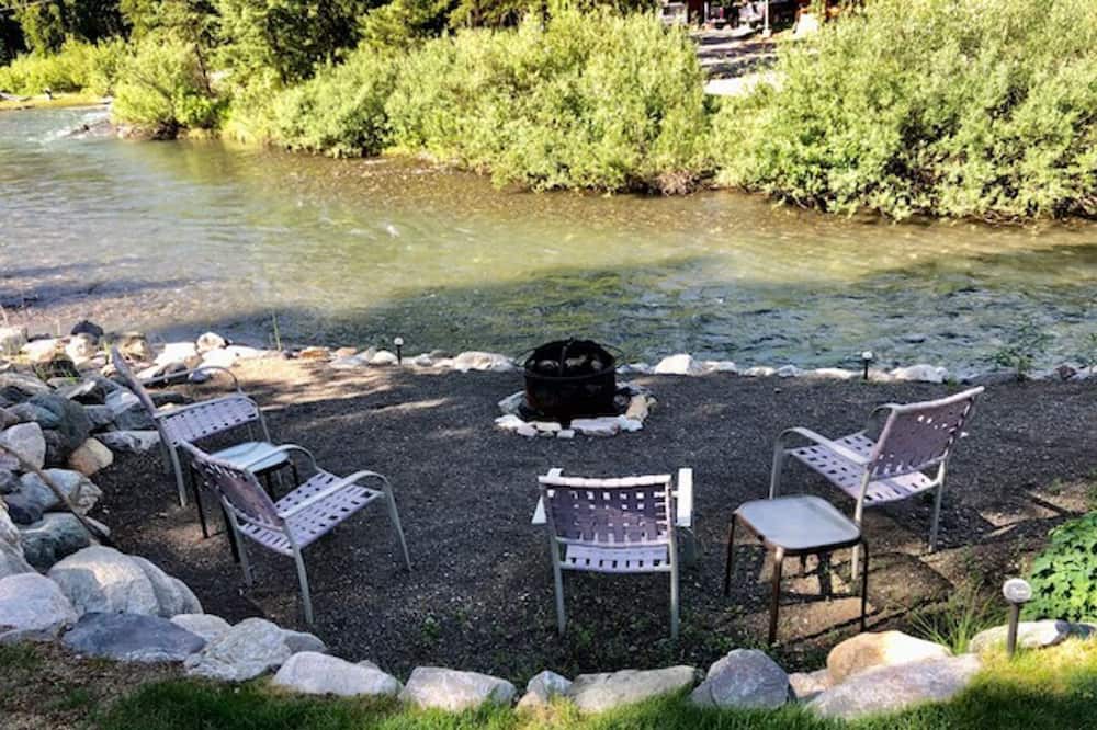 Photo of Outdoor in Silver Gate