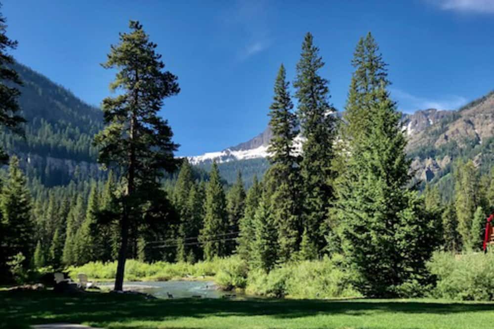 Photo of Outdoor in Silver Gate