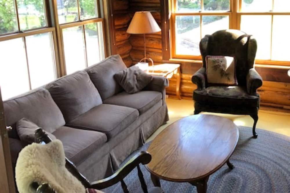 Photo of Livingroom in Silver Gate