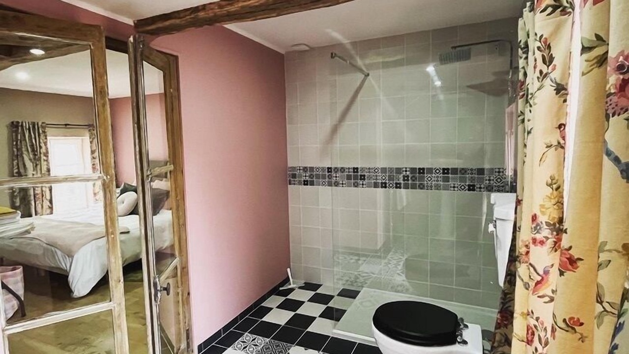 Photo of Bedroom in Flavigny-sur-Ozerain