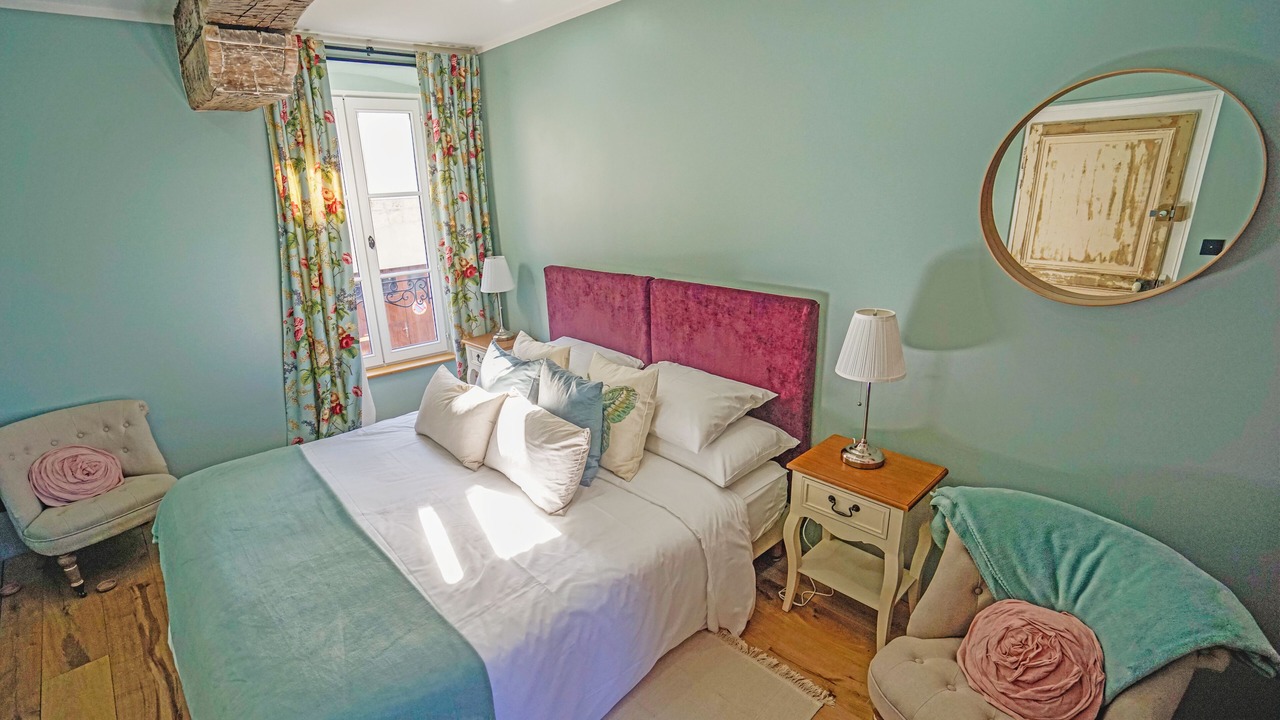 Photo of Bedroom in Flavigny-sur-Ozerain