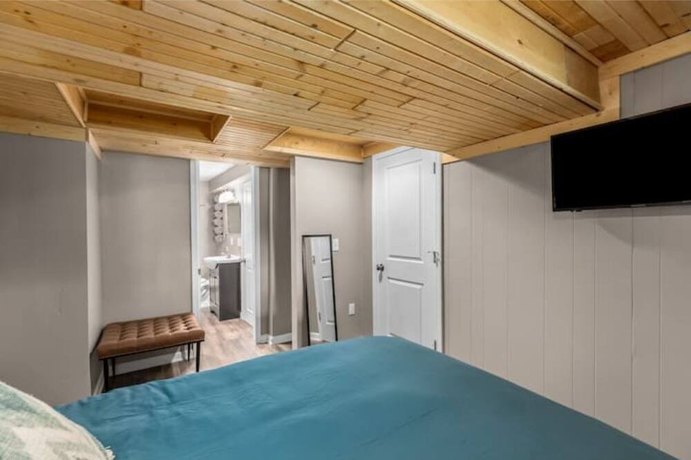 Photo of Bedroom in Lake Orion