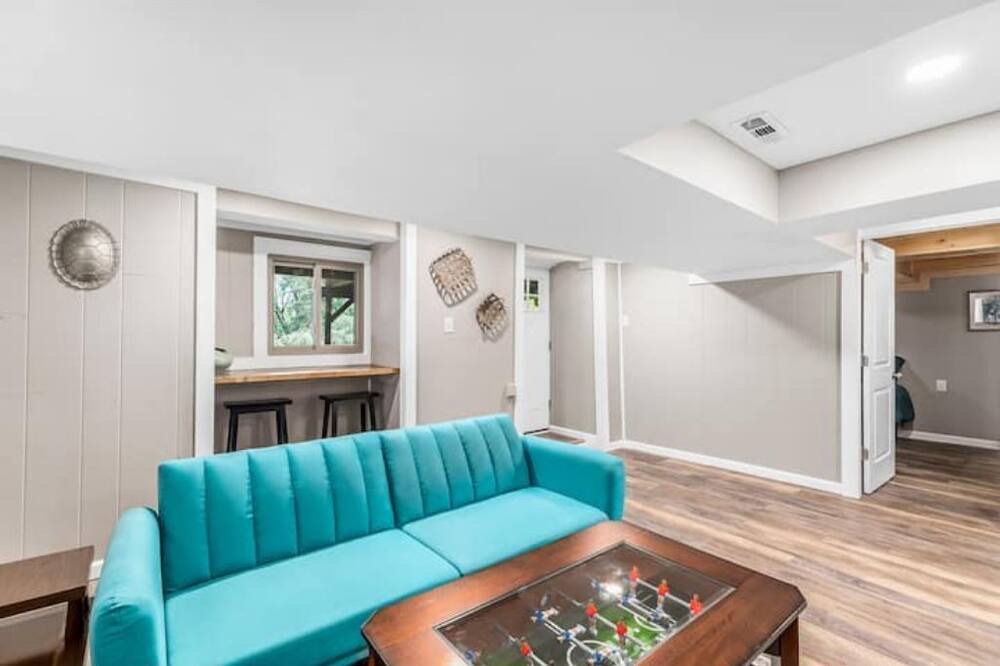 Photo of Livingroom in Lake Orion