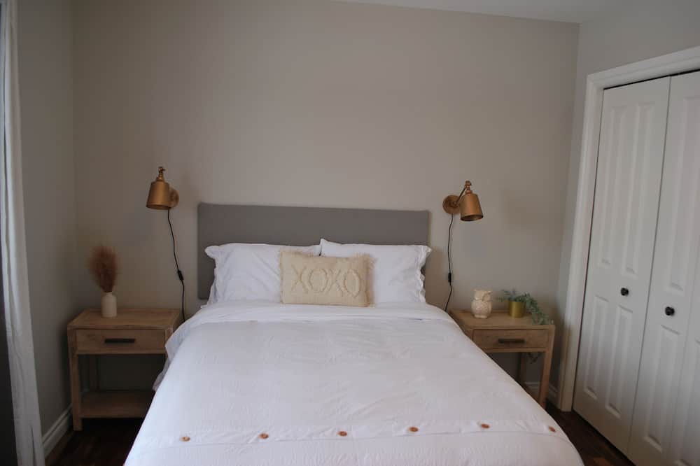 Photo of Bedroom in Sylvan Lake