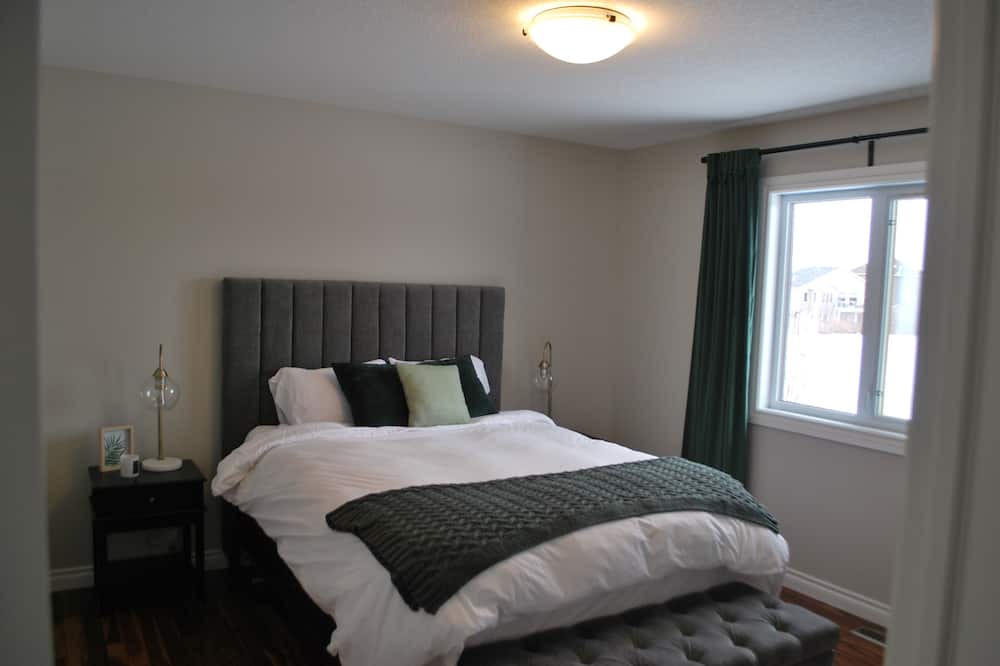 Photo of Bedroom in Sylvan Lake