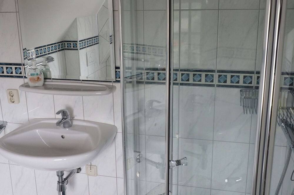 Photo of Bathroom in Midsland