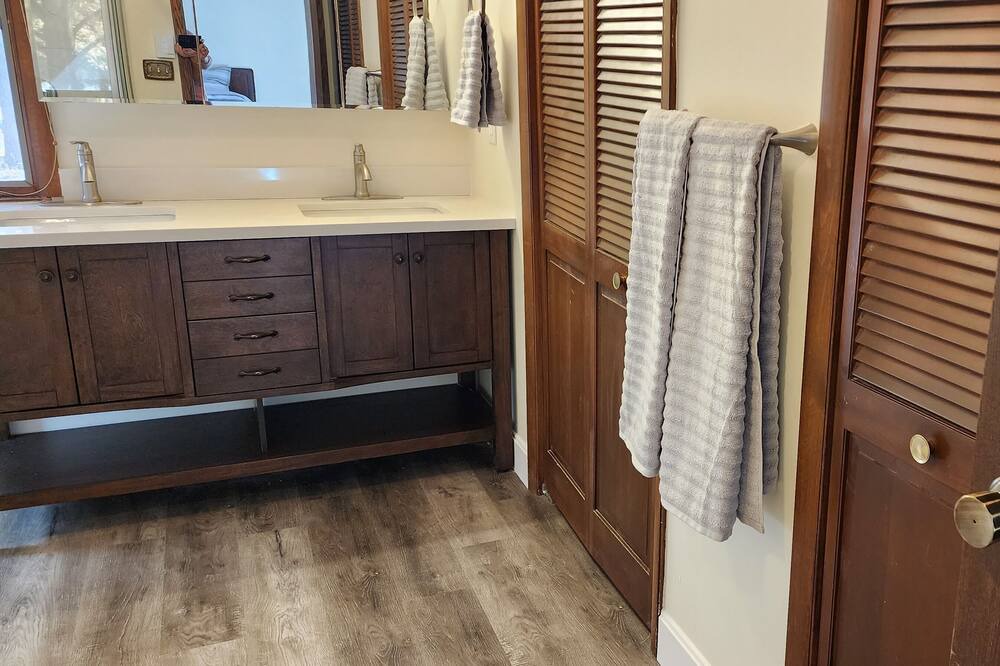 Photo of Bathroom in Murphysboro