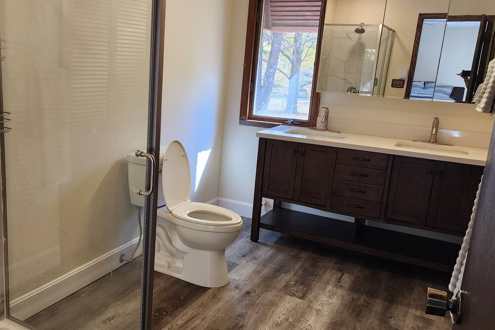 Photo of Bathroom in Murphysboro