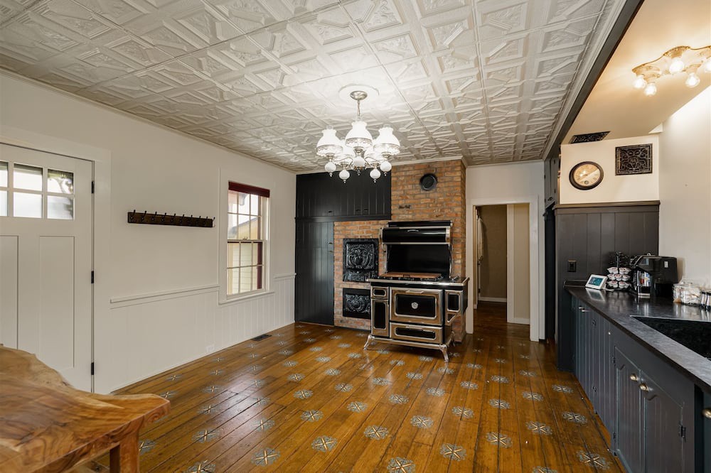 Photo of Kitchen in Normal