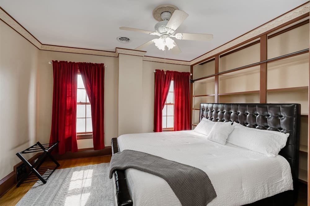 Photo of Bedroom in Normal