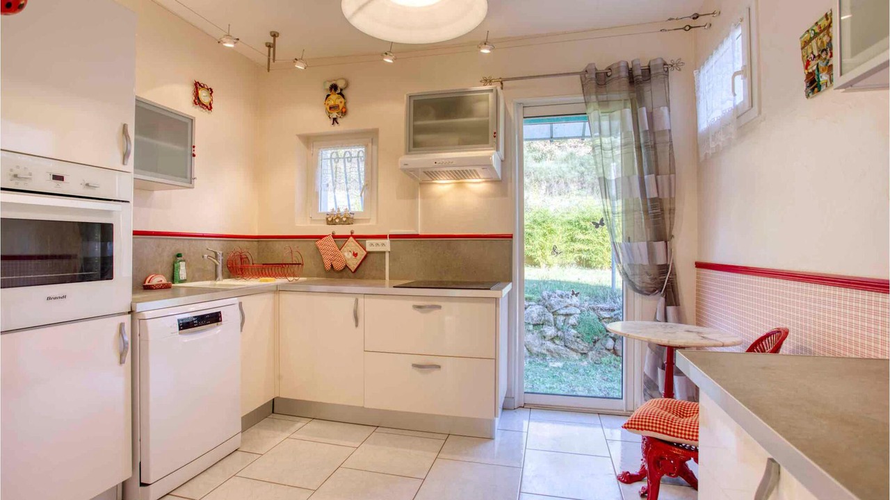 Photo of Kitchen in Entrecasteaux