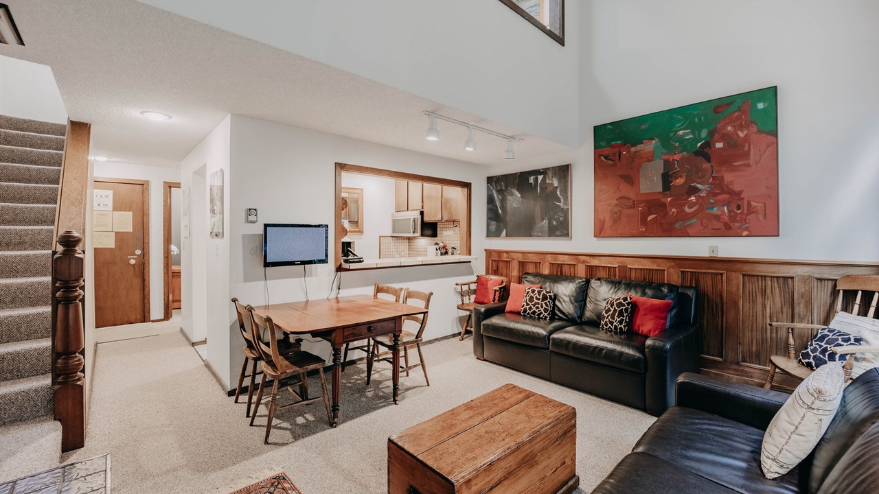 Photo of Livingroom in Glacier