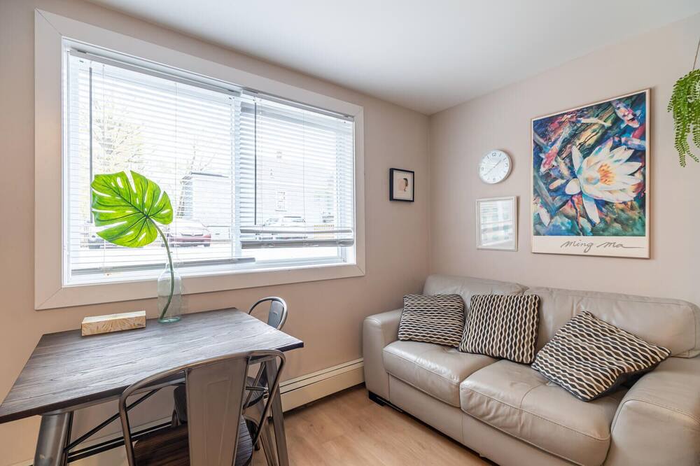 Photo of Livingroom in Dartmouth