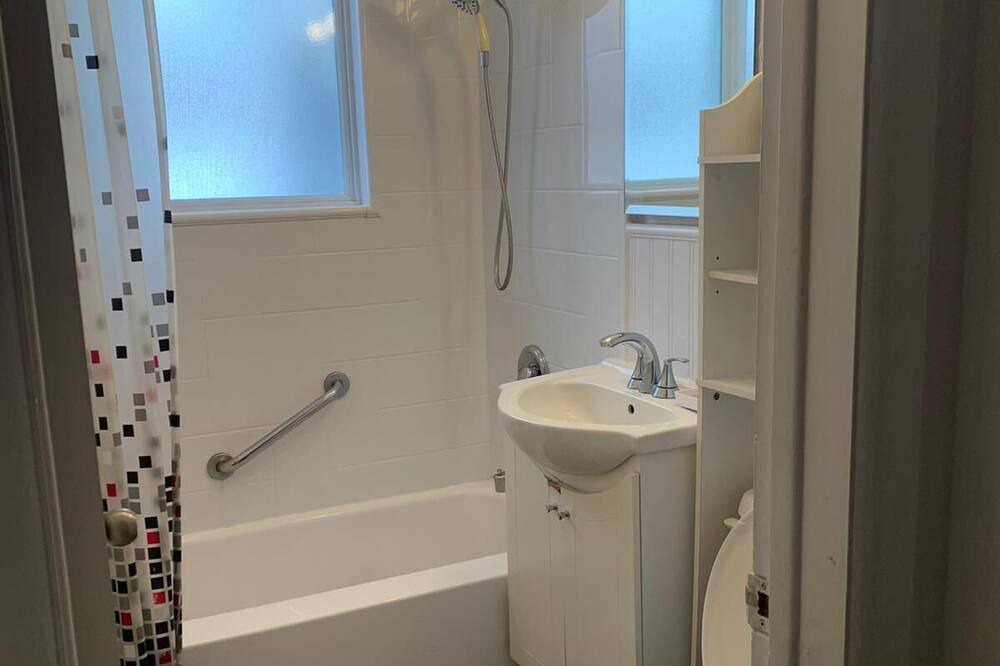 Photo of Bathroom in Laval
