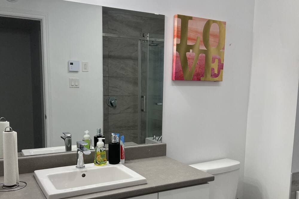 Photo of Bathroom in Aylmer