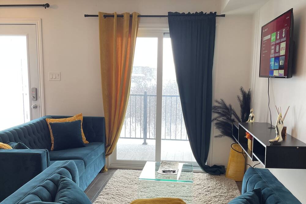 Photo of Livingroom in Aylmer