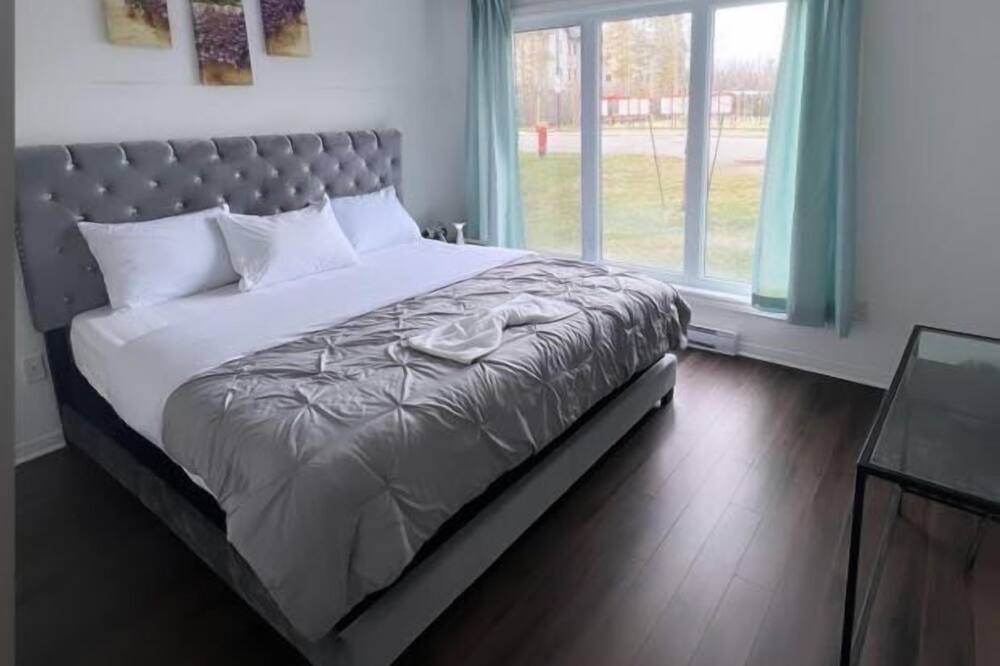 Photo of Bedroom in Aylmer