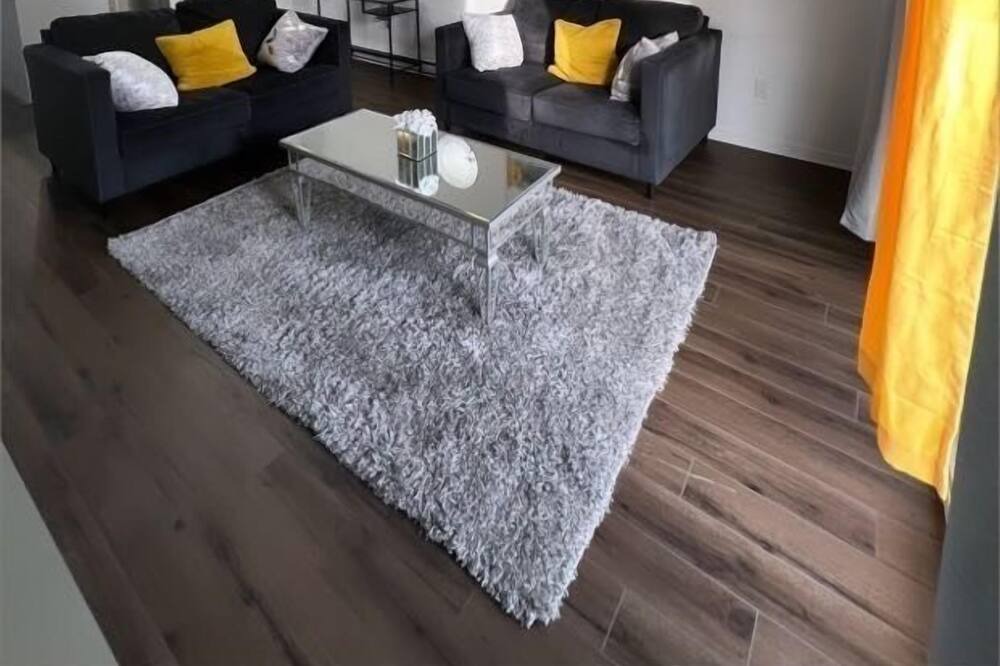 Photo of Livingroom in Aylmer