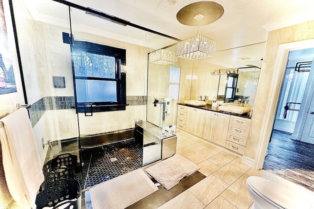 Photo of Bathroom in Highland