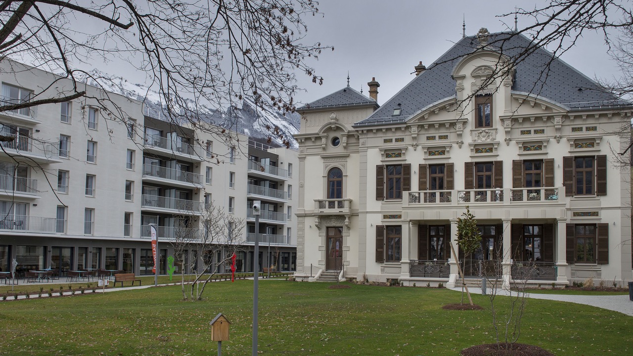 Photo of Buildings in Albertville